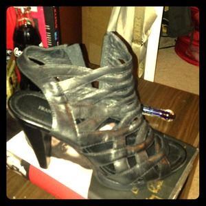 Black heel sandal