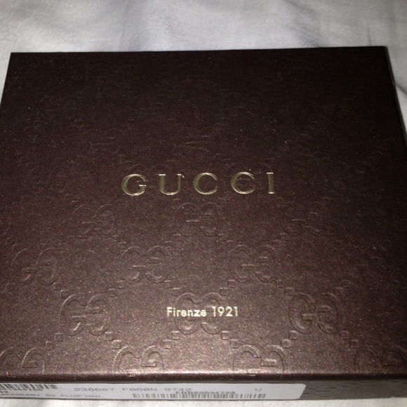 Gucci box