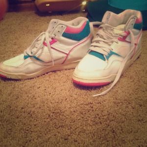 VINTAGE Jordache Kicks tennis shoes sneakers