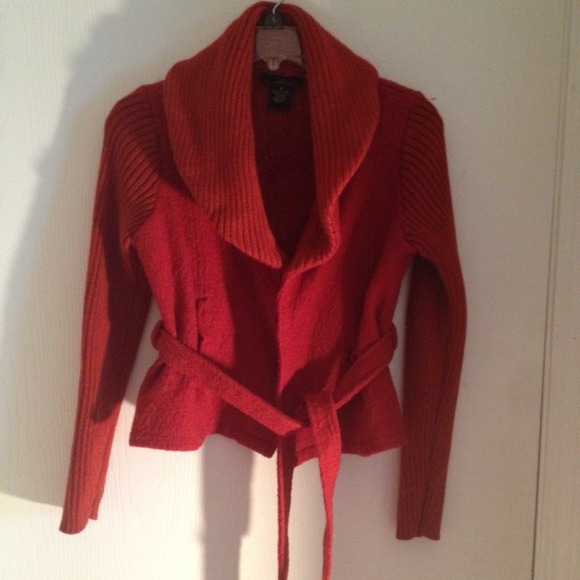 Shot length long sleeves sweater