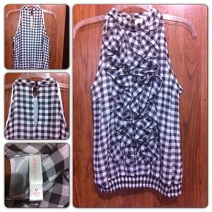 Cute checkered tank ruffles in front, size medium