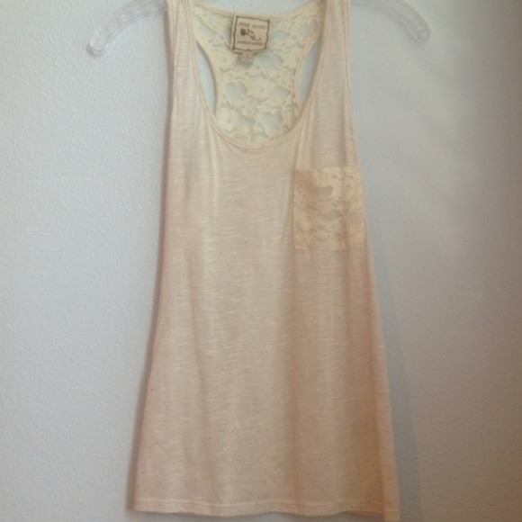 ❌SOLD❌ Cream Tank with Lace - Picture 2 of 3