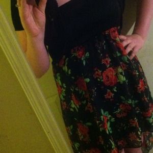 Beautiful black dress with roses (strapless)
