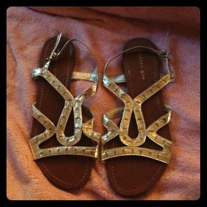 ✋TRADED✋Sliver madden girl flats