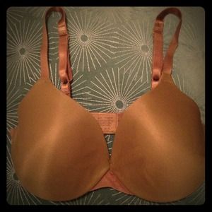 32D Bali bra. Built-in nipple petals. Never worn.