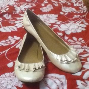 Me Too Ruffled Cream Flats