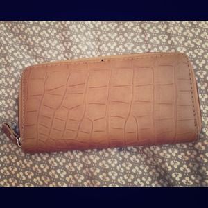 Textured Animal Skin Zipper Wallet