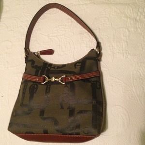 Cute dark green purse!