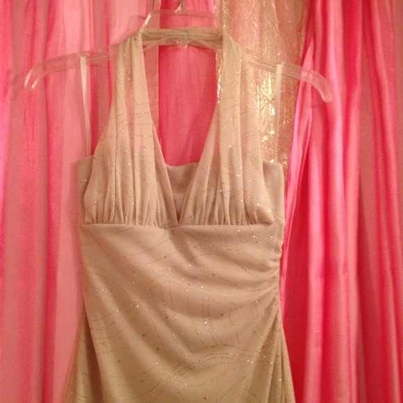 Dress - Picture 3 of 3