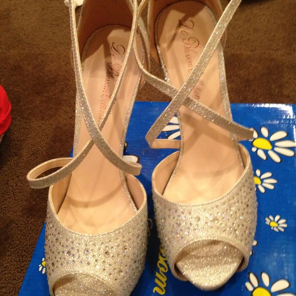 Brand new elegant shoes - Picture 2 of 2