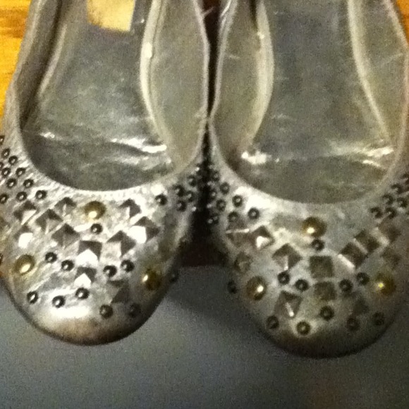 Silver flats - Picture 2 of 3