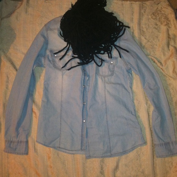 Denim button down shirt❗
