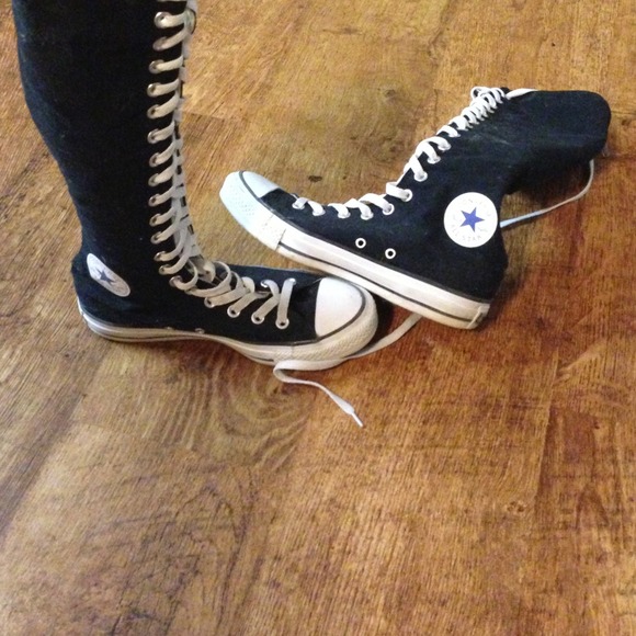 REDUCED↘Converse high tops :)