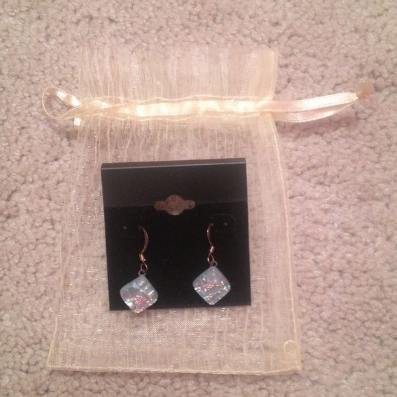 Blue patterned earrings - Picture 2 of 2