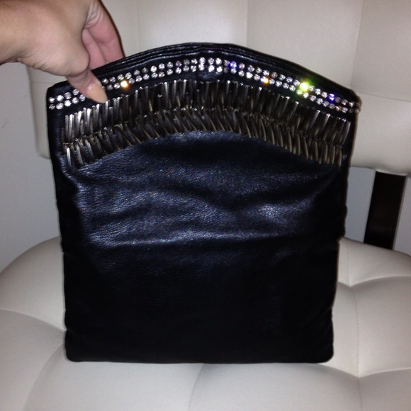 Stunning NWT Embellished Black Leather Clutch - Picture 3 of 4