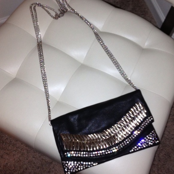 Stunning NWT Embellished Black Leather Clutch - Picture 4 of 4