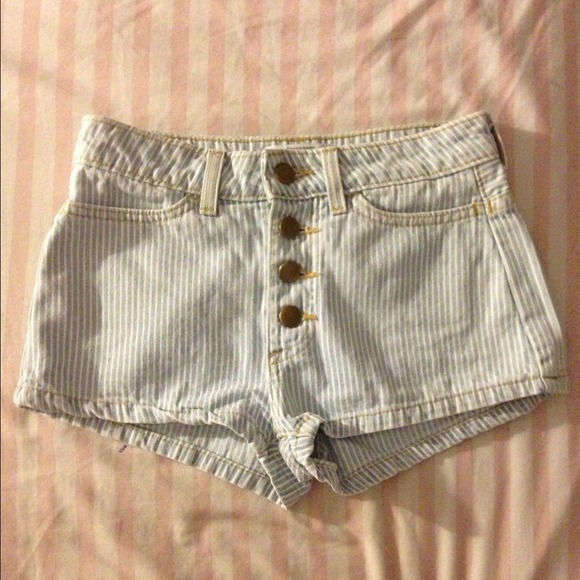 ✨REDUCED✨American Apparel stripe denim button