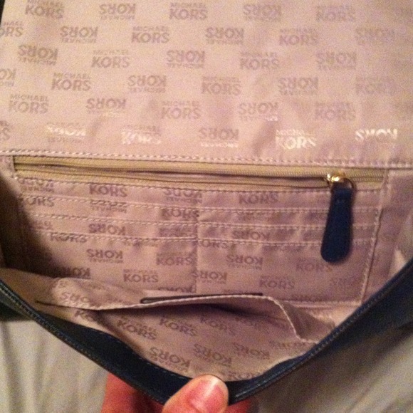 Michael Kors clutch - Picture 2 of 3