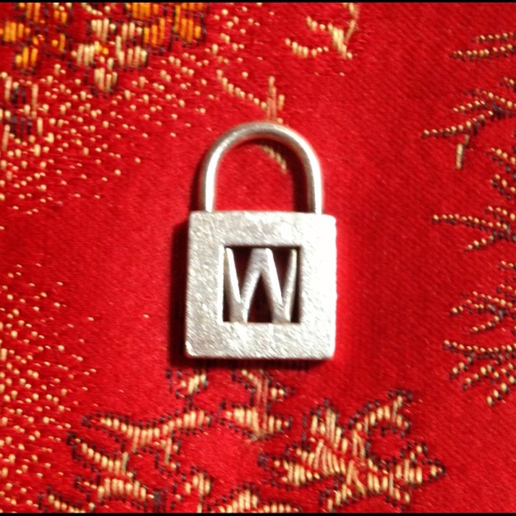 🎉 SOLD 🎉 Authentic TIFFANY&CO initial charm - Picture 2 of 2