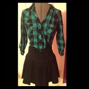Fitted, plaid turquoise & black button down shirt.