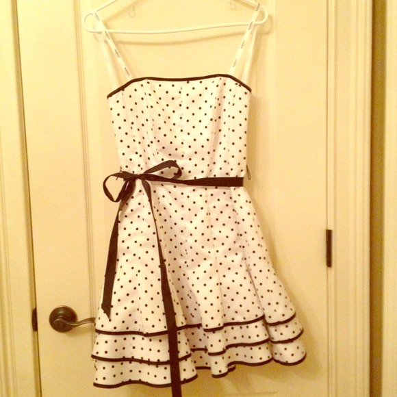 Pretty White Roberta dress with black polka dots