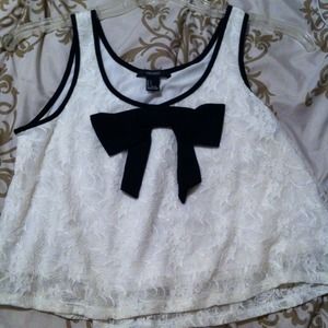 A laced bow shirt