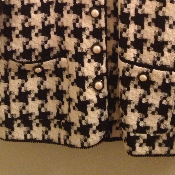 Cute Blazer Size  From  The Limited - Picture 4 of 4