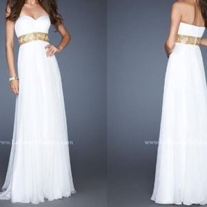 Elegant beautiful dress!
