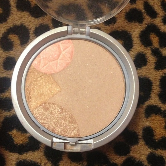 Bronzer. - Picture 3 of 4