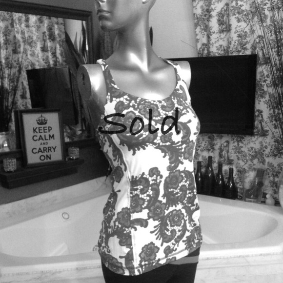 Lulu tank⭕️⭕️SOLD⭕️⭕️