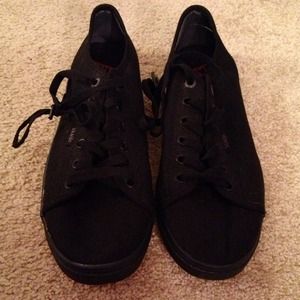 REDUCED!!!! All black vans never worn!!