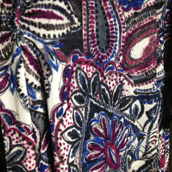 Woman's Plus Size Top - Picture 3 of 4