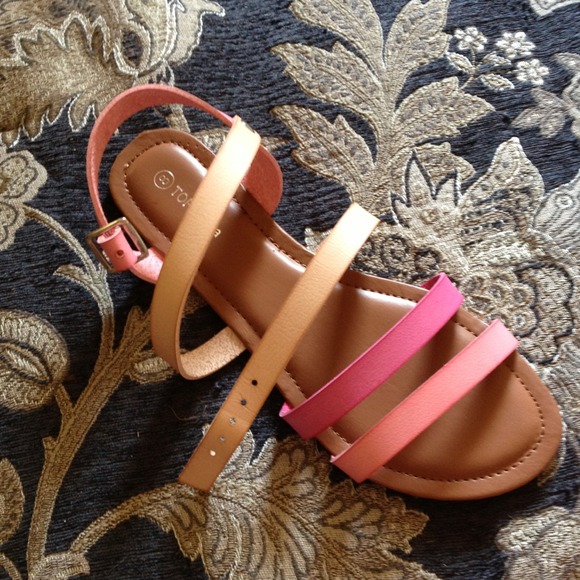 SOLD IN BUNDLE Beach Cruiser Sandals - Picture 3 of 3