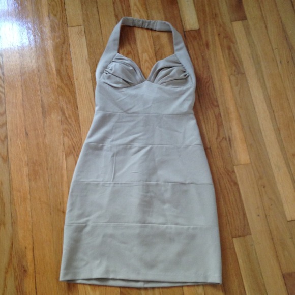 🚫 BUNDLED - SOLD. NWT Champagne colored halter dr