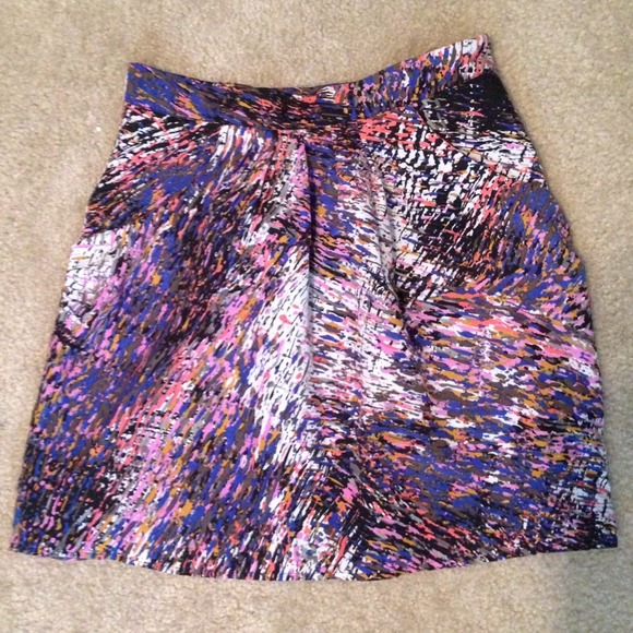 Abstract Print Skirt - Picture 3 of 4