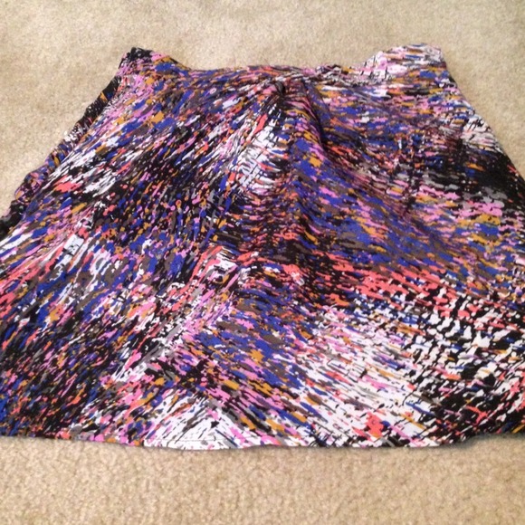 Abstract Print Skirt - Picture 4 of 4