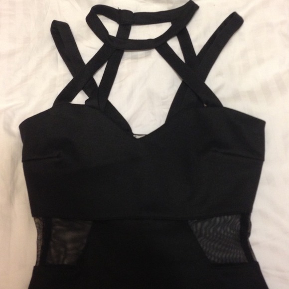 ❌❌SOLD❌❌Caged Mesh Inset Body-Con Dress - Picture 3 of 3