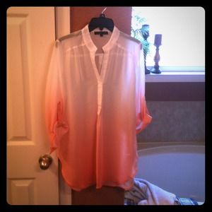 ❌SOLD❌🎀👘Gorgeous sheer cream/peach coral top