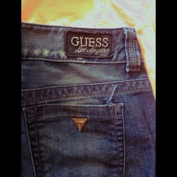Guess Flare Jeans - Picture 4 of 4
