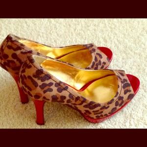 Animal print pumps!