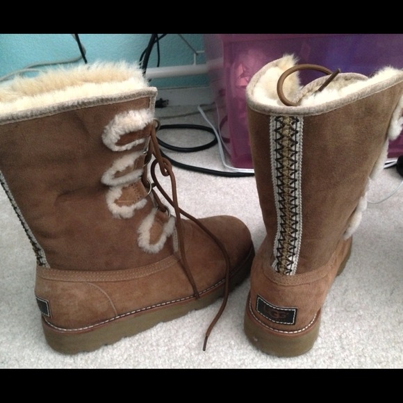 UGGs Boots ( hold for rsharpsten)