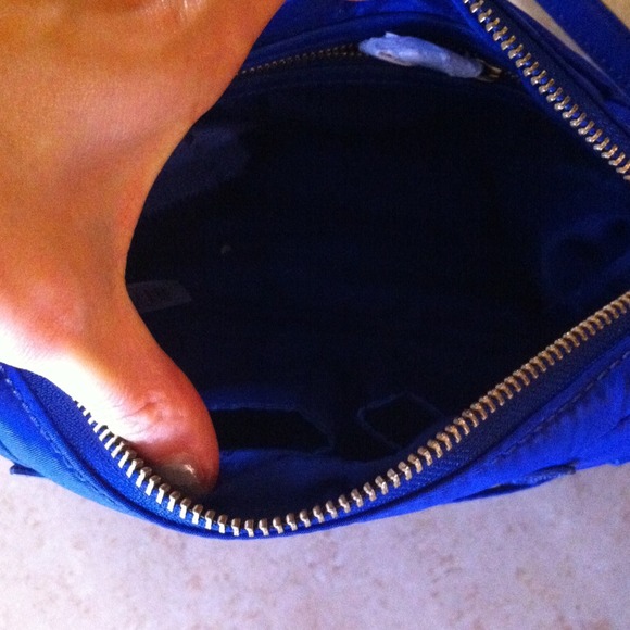 🚫SOlD🚫Authentic Marc by Marc Jacobs crossbody! - Picture 3 of 5