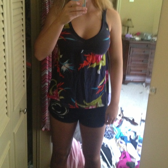 Hollister top - Picture 3 of 3