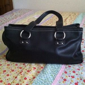 Black nine west bag.