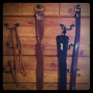 Set of 4 women's belts - one to go with any outfit