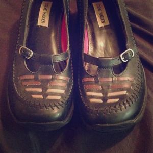 Steve Madden 8 1/2 black buckle shoes.