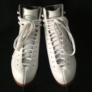 ❄Women's Ice Skates size 6❄