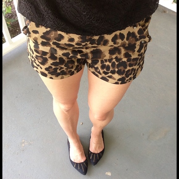 E & M Pants - New, studded leopard print shorts