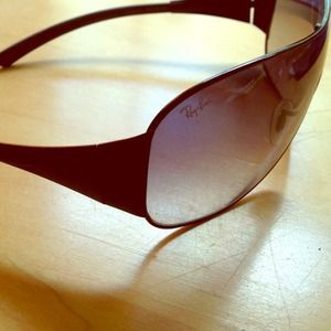 💌 SOLD !  Ray-Ban shields
