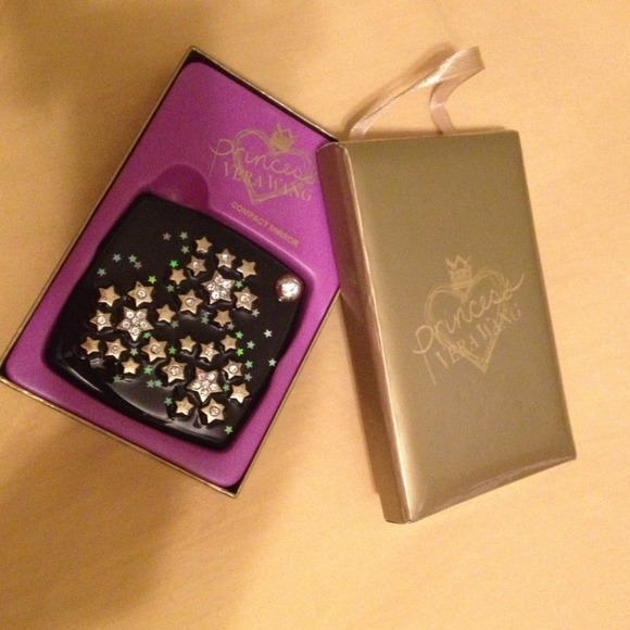 Vera Wang compact mirror